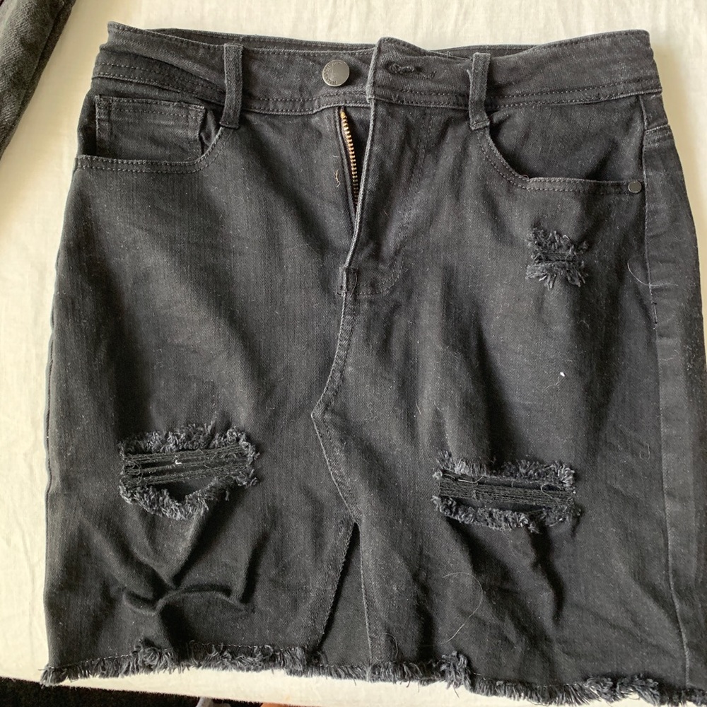 black skirt